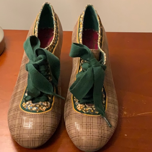 Size 6 kitten heel pumps by Poetic License plaid and green - Picture 2 of 3